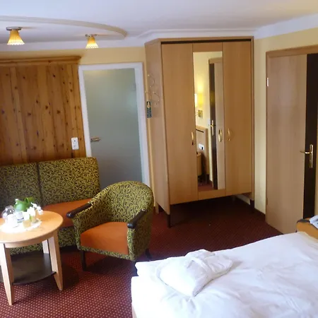 호텔 Wellness- Und Vitalhotel Boehmhof 4*